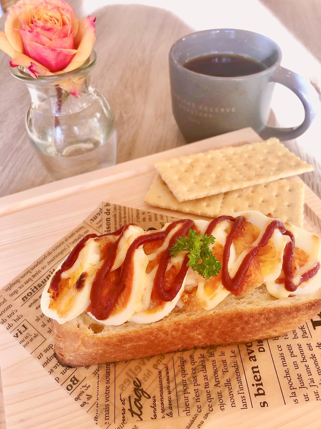チキンと玉子のオープンサンドの完成写真