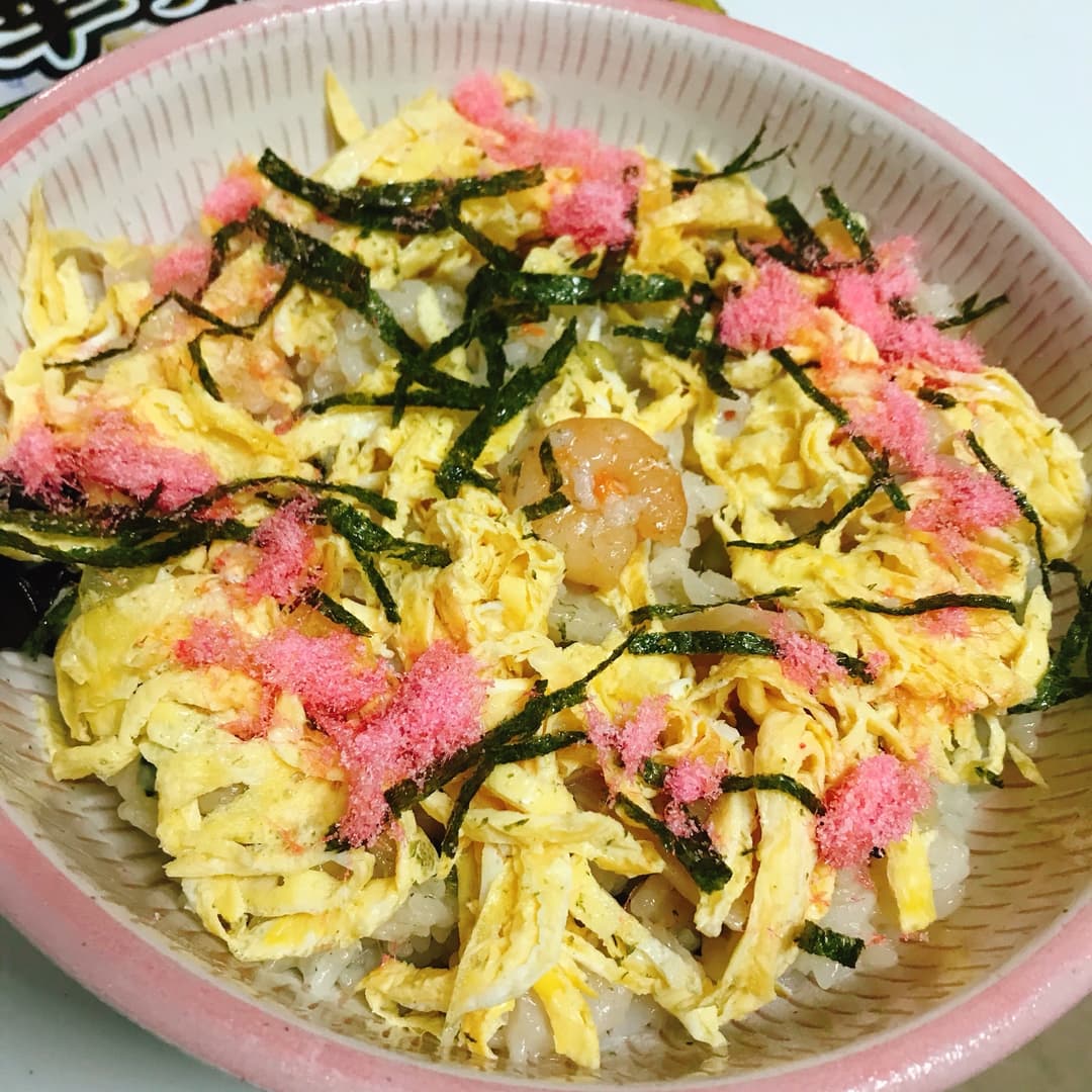 中華丼の具で作るちらし寿司の完成写真