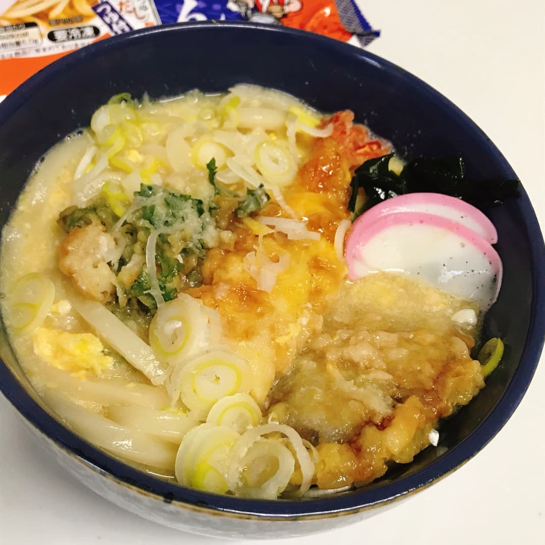 天ぷら卵とじうどんの完成写真