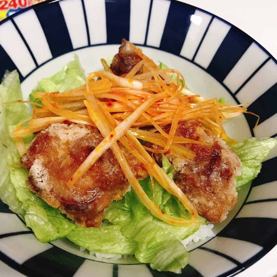 若鶏タツタ辛ネギ丼の完成写真