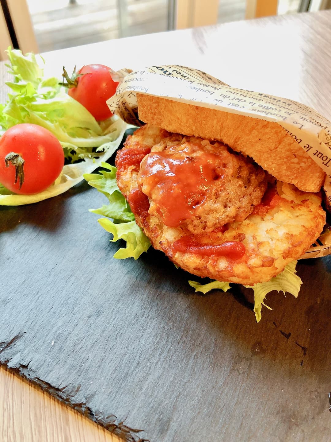 ハンバーグポテトサンドの完成写真