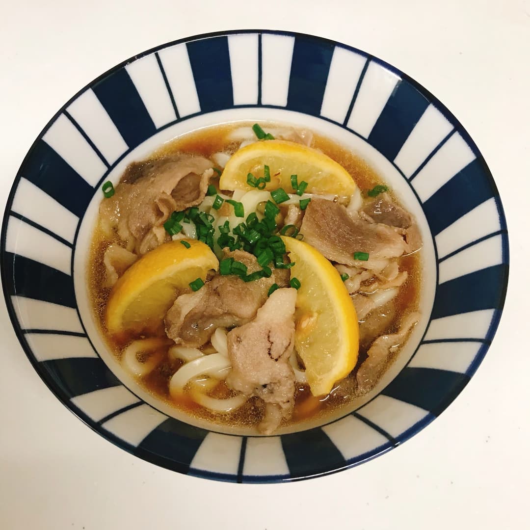 レモン豚うどんの完成写真