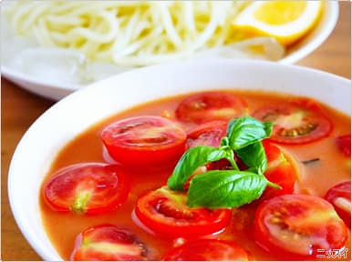 トマト&バジルのイタリアンちゃんぽんつけ麺の完成写真