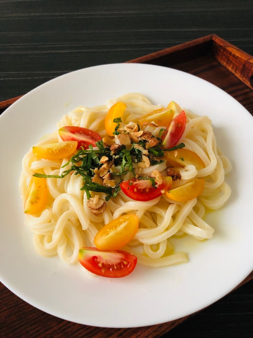 トマトと大葉のイタリアンぶっかけうどんの完成写真