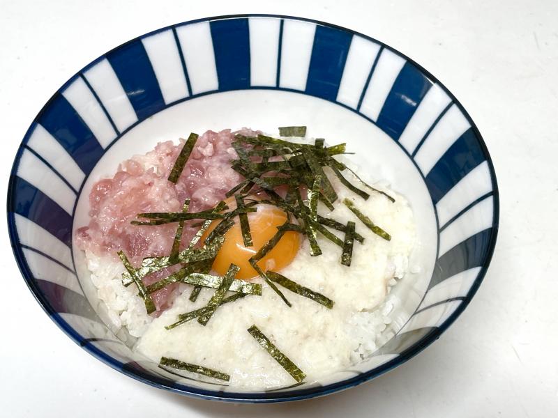 山かけまぐろたたき丼の完成写真