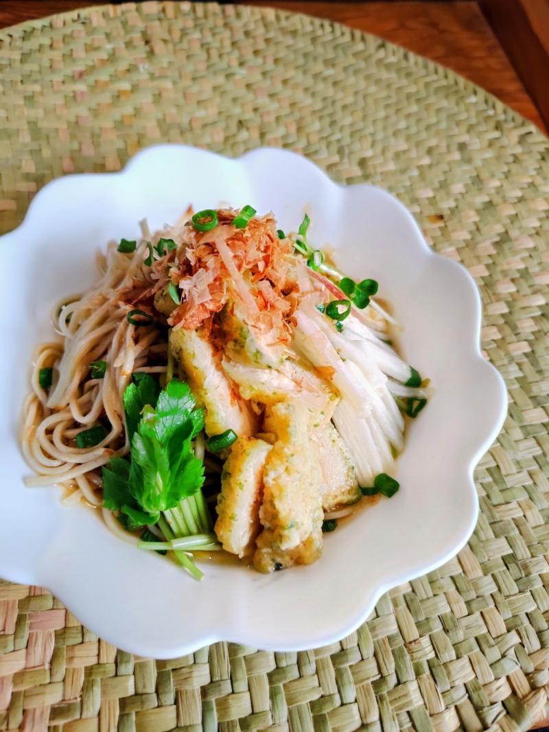 ささみ磯辺揚げで冷やし薬味蕎麦の完成写真