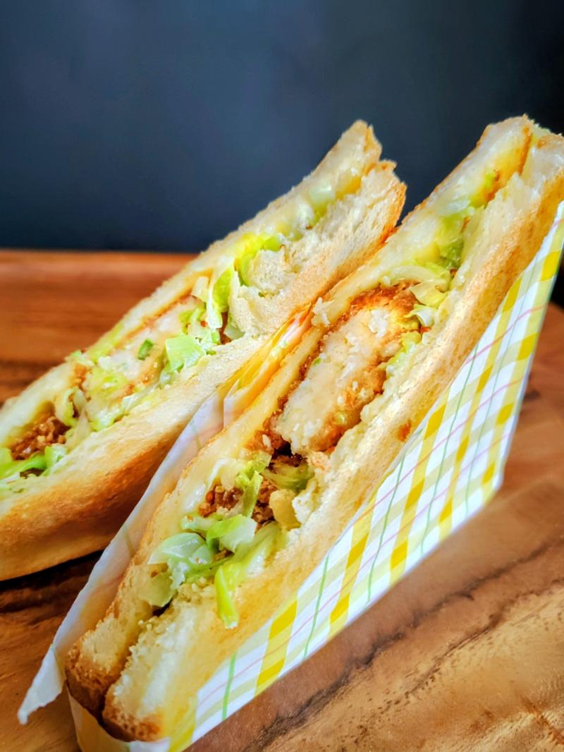 アスパラ入りチキンカツでチキンカツサンドの完成写真