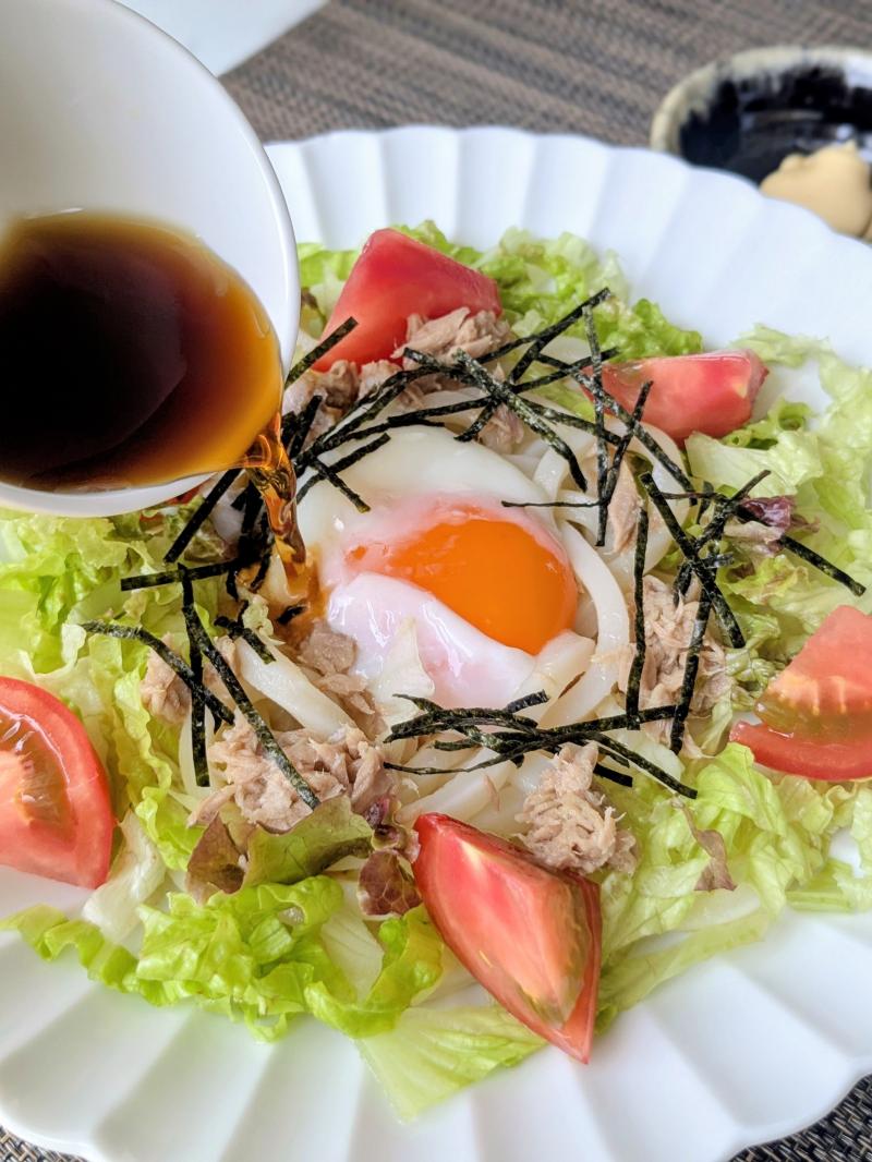 とろ～り温泉卵のサラダうどんの完成写真