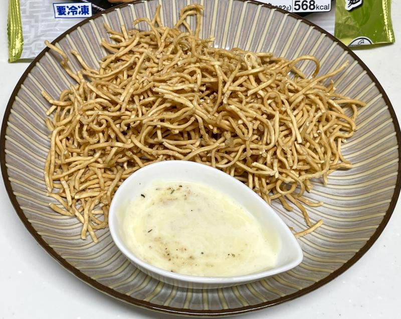 ガーリックチーズとサクサクかた焼きそばスナックの完成写真