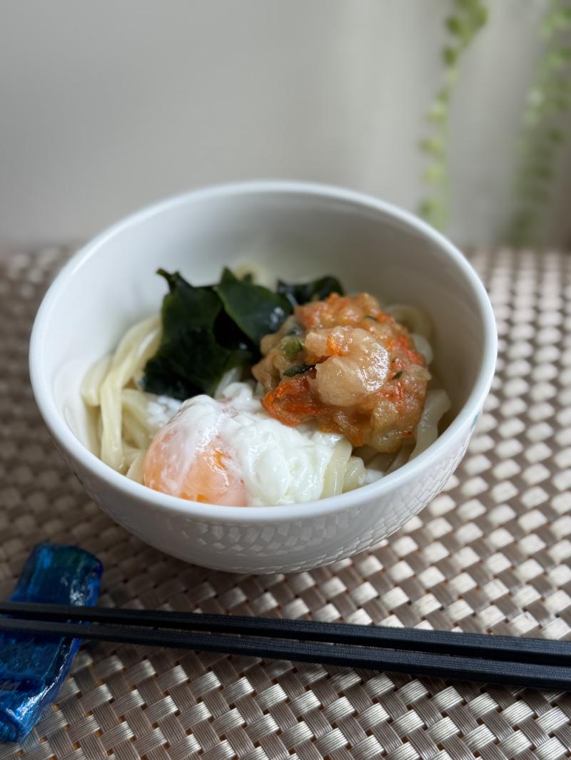 かき揚げの温玉ぶっかけうどんの完成写真