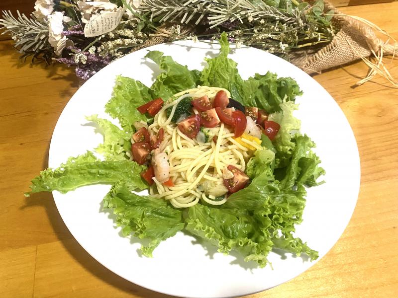 7種野菜と小エビのサラダパスタの完成写真