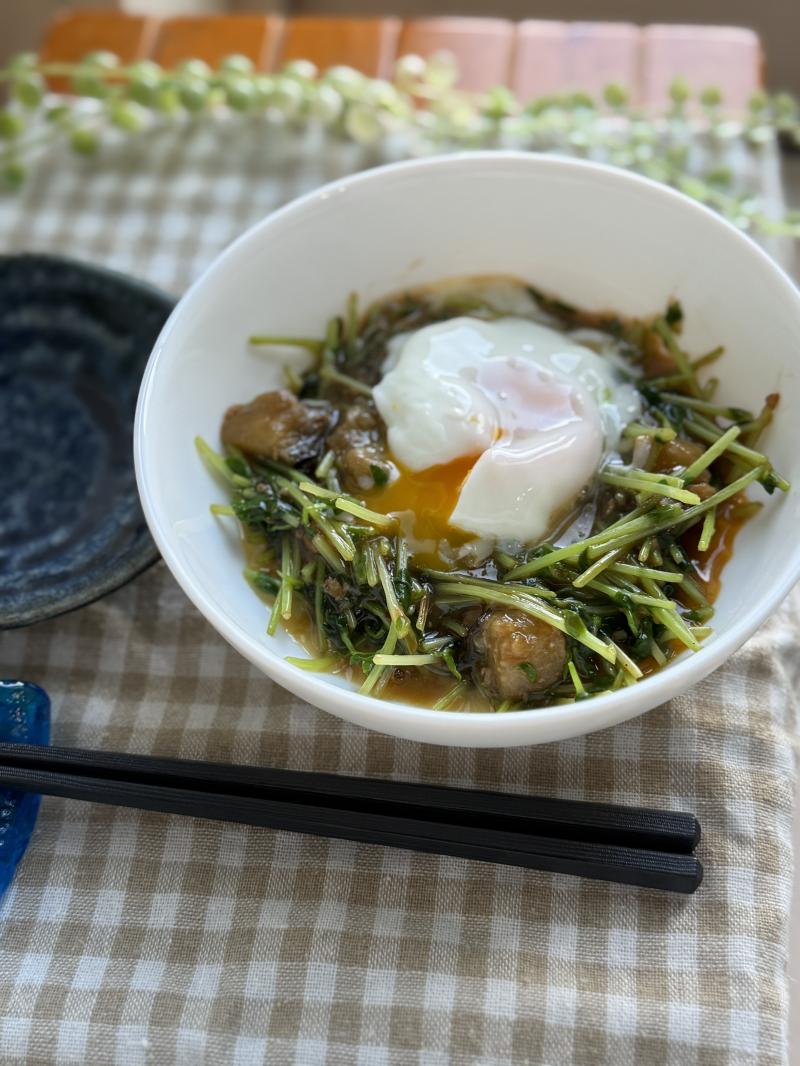 麻婆茄子と豆苗のとろたま炒めの完成写真