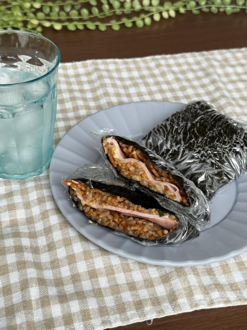 そばめしのおにぎらずの完成写真