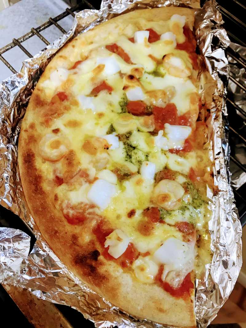 レシピ 日本水産の豪華なシーフードピザ 冷凍食品の冷食 Com スーパーで買う市販のピザが物足りない 見た目が質素でパーティには向かない そんなピザ をシーフードミックスを加えて豪華に変身させましょう