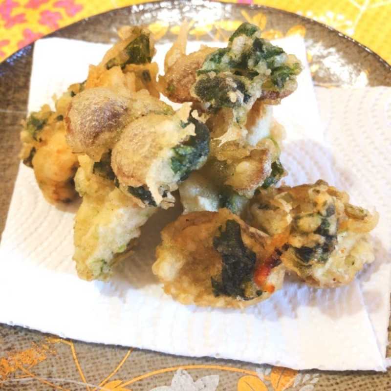 レシピ ほうれん草衣の天ぷら ほうれんそう胡麻和えを刻んで天ぷら衣に混ぜました 天ぷらのネタは鶏胸肉 しめじ ごぼうにしています 冷凍食品の冷食 Com