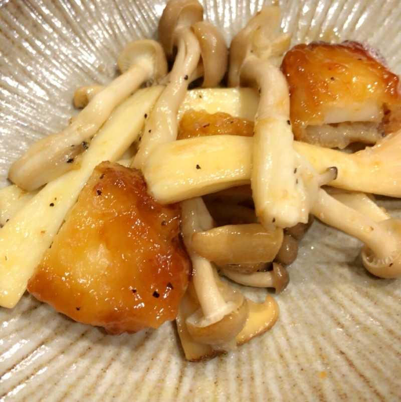 レシピ マルハニチロのいかの天ぷらのキノコバター炒め 冷凍食品の冷食 Com いかの天ぷらの特製天つゆとバターのコクが美味しいです