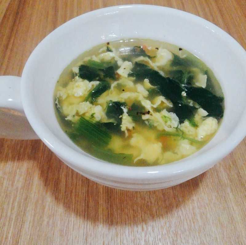 レシピ ほうれん草のコンソメスープ コンソメを入れる簡単なスープです 温まりますよ 冷凍食品の冷食 Com