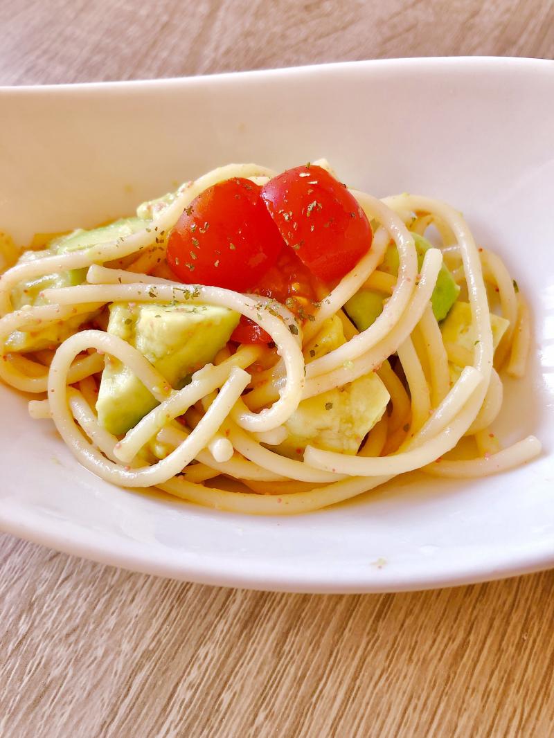 レシピ アボカドとタラコのスパゲティ たらこスパゲッティとまったりとしたアボカドがよく合います 冷凍食品の冷食 Com