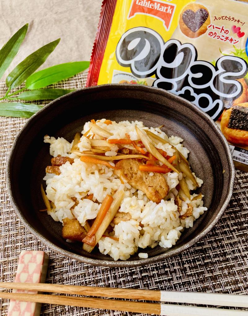 食材として使用したのりっこチキンも一緒に写したチキンと根菜の混ぜごはん