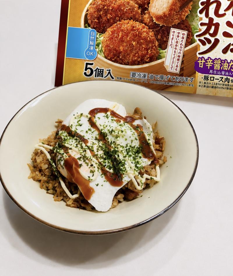 食材として使用した新潟たれカツも一緒に写したたれカツそばめし