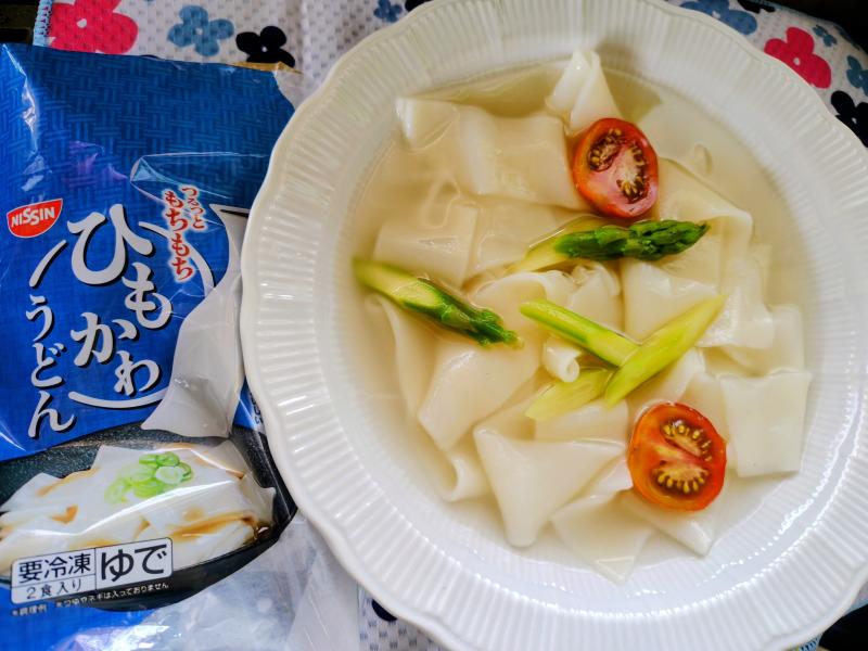 食材として使用したひもかわうどんも一緒に写した冷やしひもかわうどん