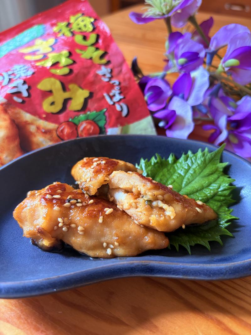 食材として使用した梅しそさっぱり ささみ焼きも一緒に写した梅しそささみの照り焼き