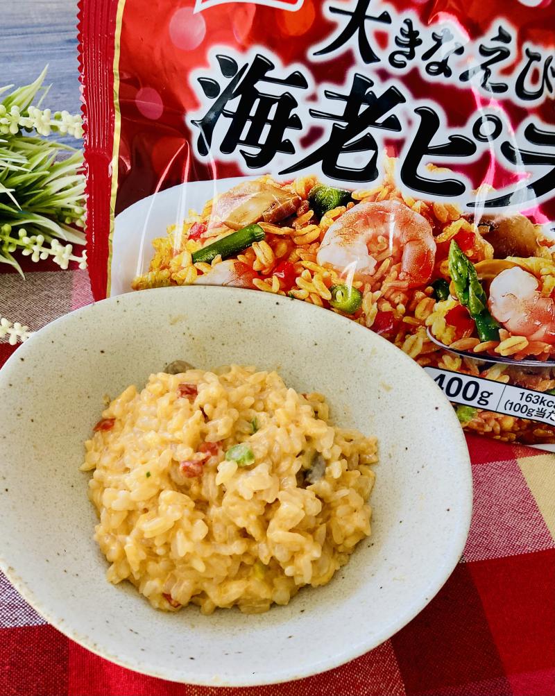 食材として使用した大きなえび 海老ピラフも一緒に写した海老ピラフを使った簡単リゾット