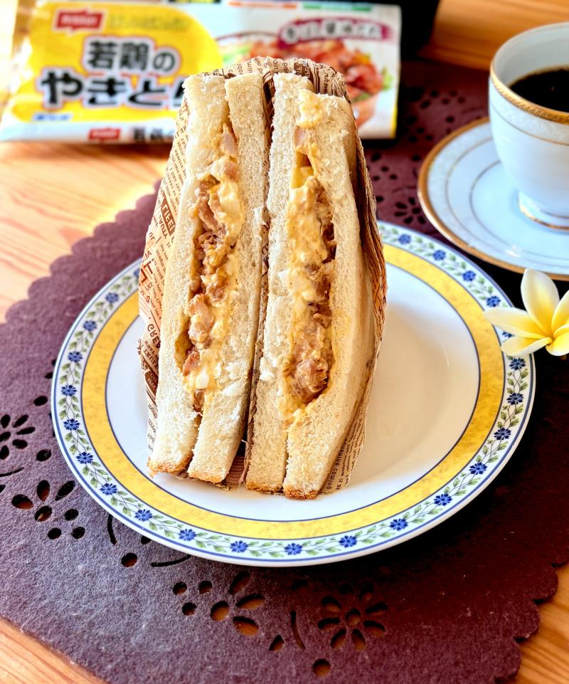 食材として使用したほしいぶんだけ 若鶏のやきとり串も一緒に写した照り焼きチキンと卵のサンド
